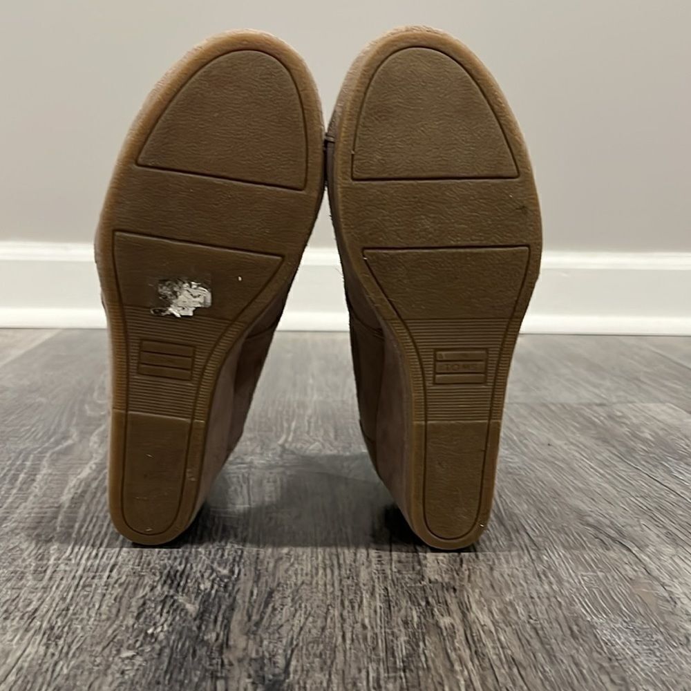 Tom’s bootie wedges beige - LIKE NEW - W6.5 - Picture 9 of 9